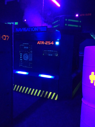 laser tag arena themeing is key to success